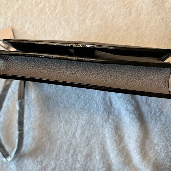 Victoria Secret Phone Wristlet Quilted  front Flap Snap  Close - Picture 11 of 11